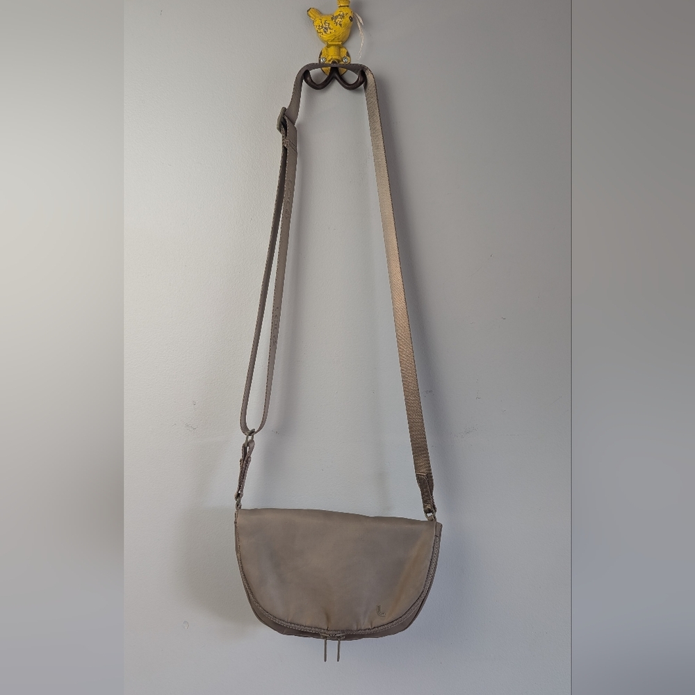 Lolë | Lole Lily Nylon Crossbody Fold-over Crescent Bag, Beige / Taupe - Picture 4 of 16